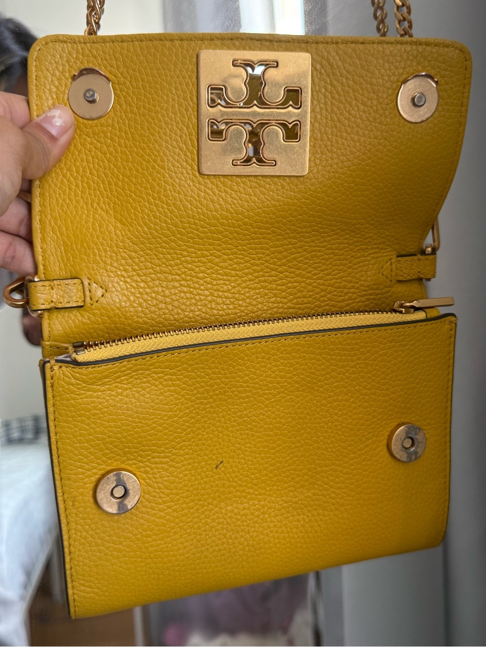 Tory Burch yellow leather crossbody wallet on chain - Picture 2 of 4